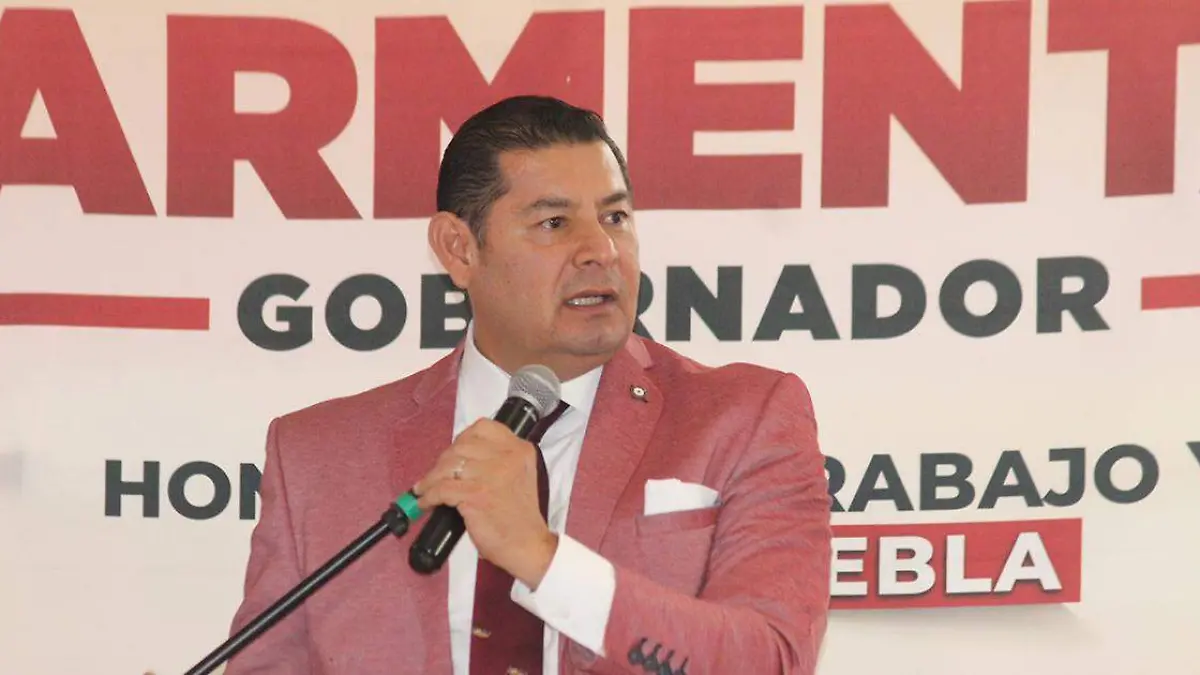 Alejandro Armenta Mier, candidato para la gubernatura por Morena, PT, PVEM, Nueva Alianza y Fuerza por México